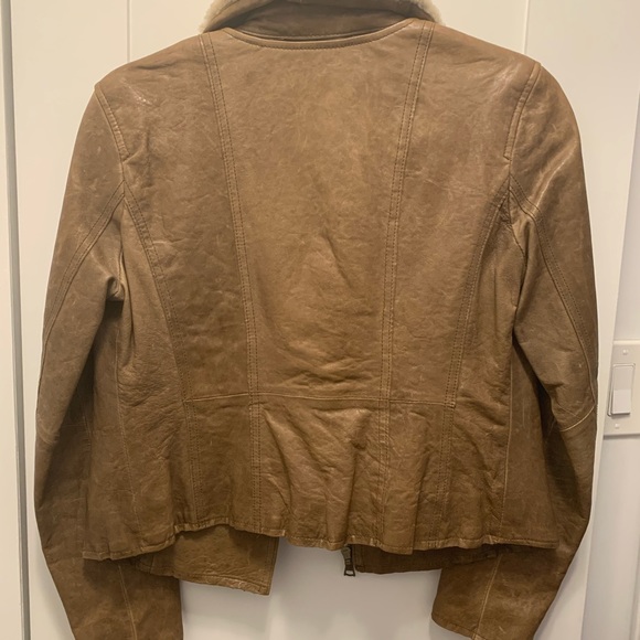 Tan leather jacket with convertible fur collar - Picture 8 of 8